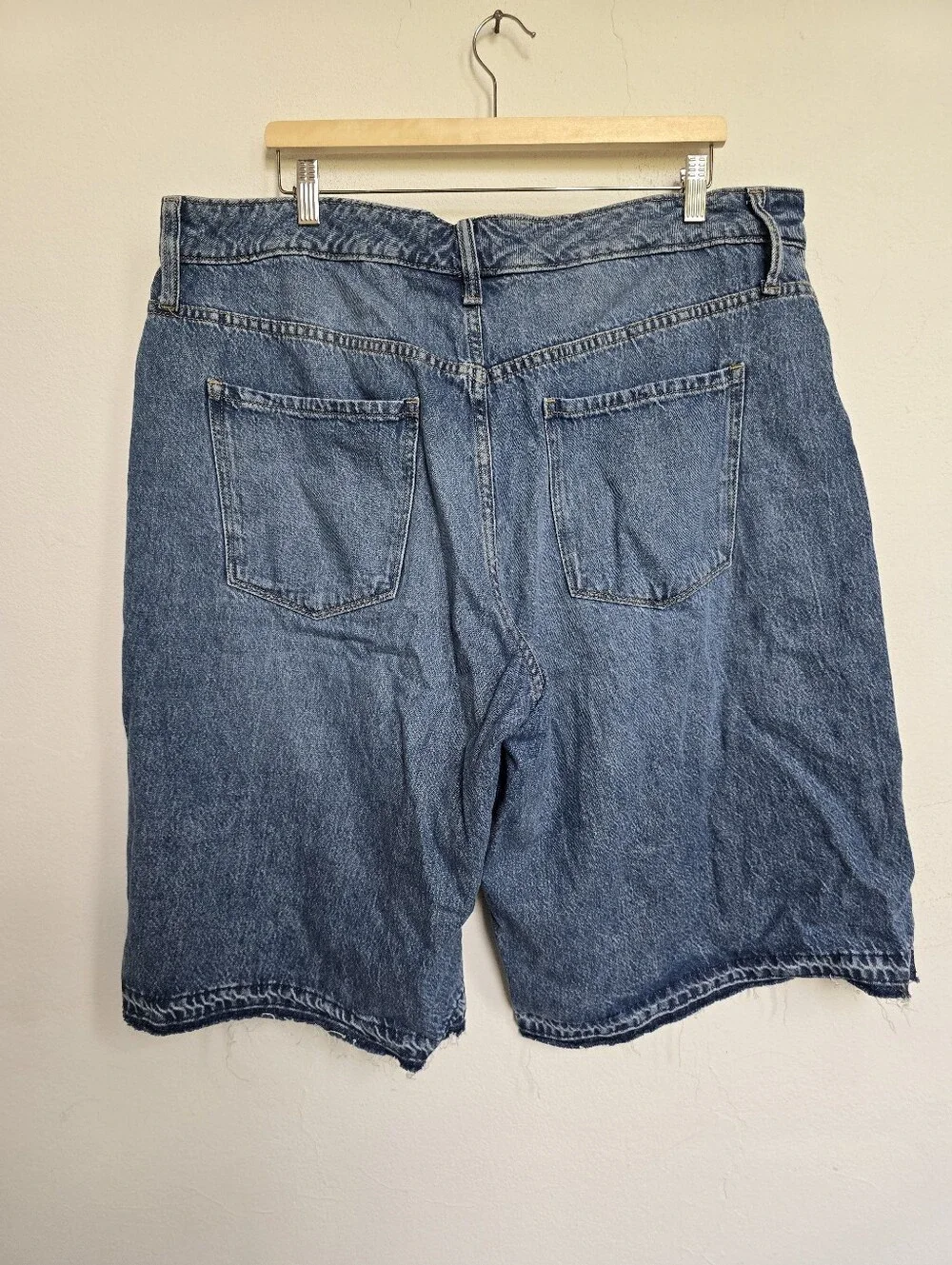 Ashley Graham Jorts Denim Bermuda Shorts Raw Hem Medium Wash Plus 14W